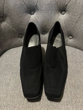 Life Stride Black Women's Slip-On Heels